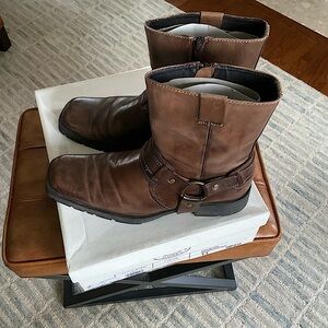 Steve Madden Hackerr Rustic Brown Leather Square Toe Buckle Boots